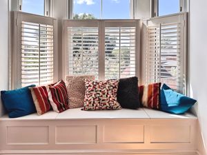 HIGH STREET- click for photo gallery